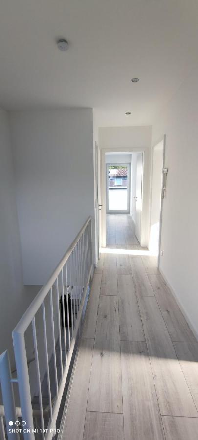 Neue Doppelhaushaelfte Mit Terrasse, Balkon Und Garten Remscheid Exterior photo